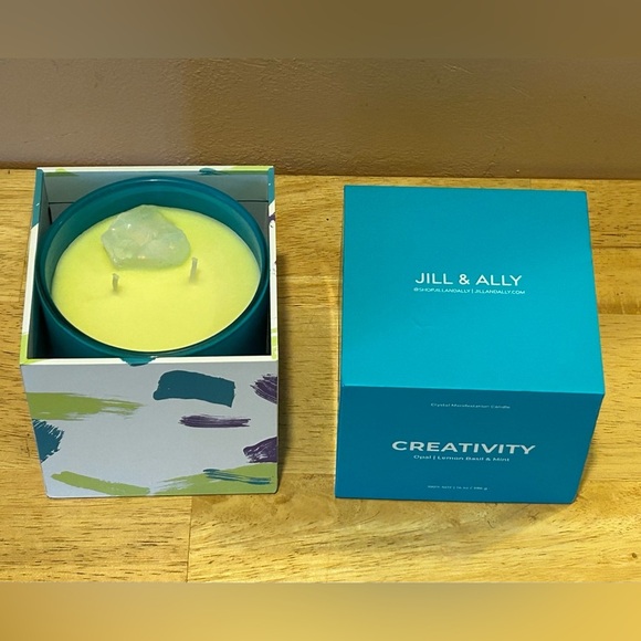 JILL & ALLY CREATIVITY Crystal Manifestation Candle With Genuine Opal Gemstone - Picture 3 of 9